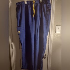 Wonder wink scrub pants